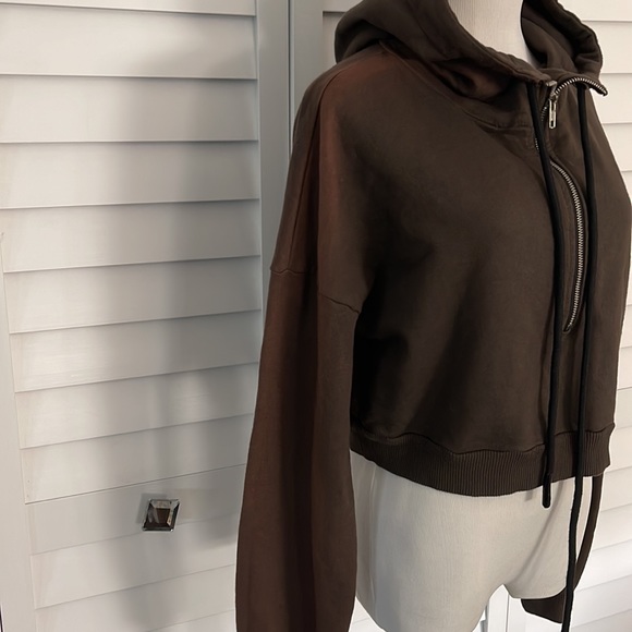 Brown Cropped Hoodie with front Zipper and new colors fabric - Picture 4 of 10